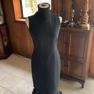 PERFECT DRESS! Ribbed neck, fully lined w small slit in back
